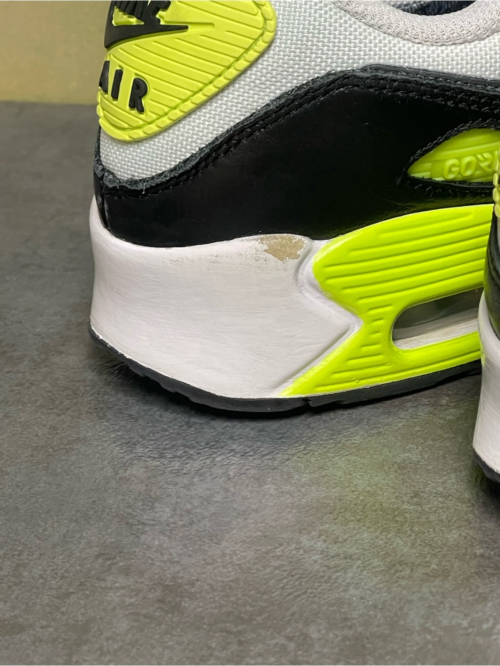 Nike Air Max 90 GTX Men's Sneakers Volt Summit White Cool Grey Size 8.5 - Picture 7 of 16